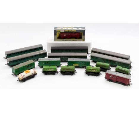 Mixed collection of passenger &amp; goods stock: Southern suburban coaches: 3 x S3153S &amp; 2 x S3152S. Some repainting and 