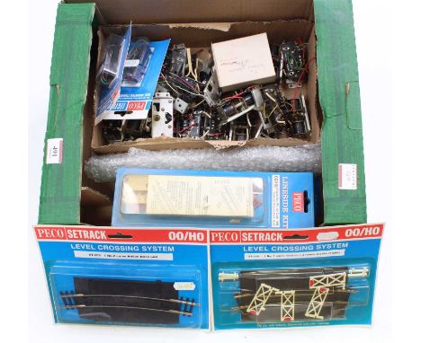Various Peco &amp; H&amp;M items: 4 Peco points (M); 3 short straights (M); 3 Inspection Pit kits one each for codes 56 &amp;