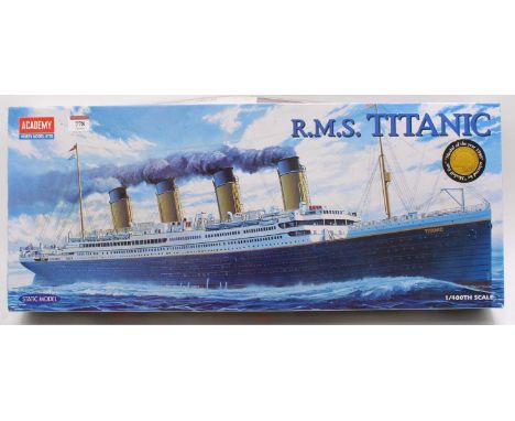 An Academy Hobby Model Kits 1/400 scale static display model of the RMS Titanic housed in the original box and appears unstar