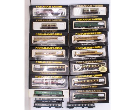 N-gauge coaches: 13 boxed Graham Farish (NM-M) (BNM) plus 4 other makes unboxed