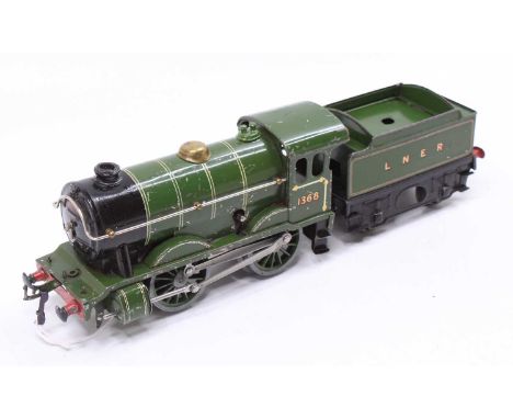 1936-41 No.1 Special Hornby clockwork loco &amp; tender, LNER No.1368, darker green. Wheels appear sound but loco has noticea