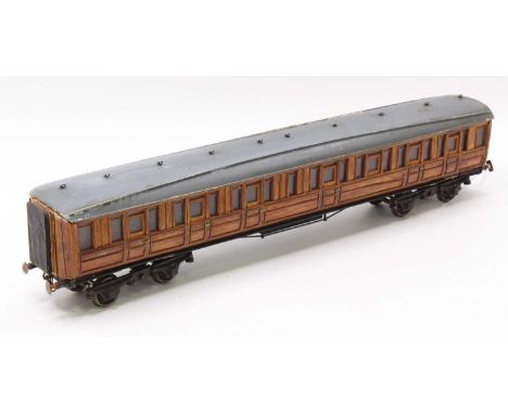 Gauge 1 Great Northern bogie corridor coach 1st/3rd no.1571 with interior seats and compartments. Wooden construction. Teak f