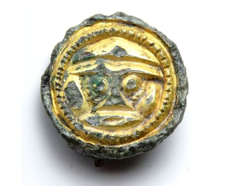 Anglo-Saxon Button Brooch. Circa, 7th century AD. Copper-alloy,  2.61 g, 17.01 mm. A small circular brooch detailed with a st