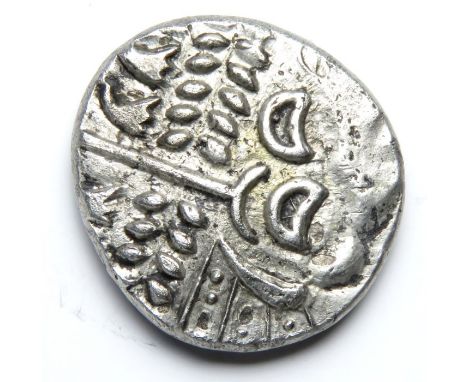 Durotriges Cranborne Chase Stater.  Silver, 4.72 g, 19.94 mm. Wreath, cloak and crescents. Reverse: Disjointed horse left, re