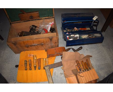 A Draper metal cantilever tool box, containing: a junior hacksaw, Stanley knives, screw drivers, etc; together with a wooden 