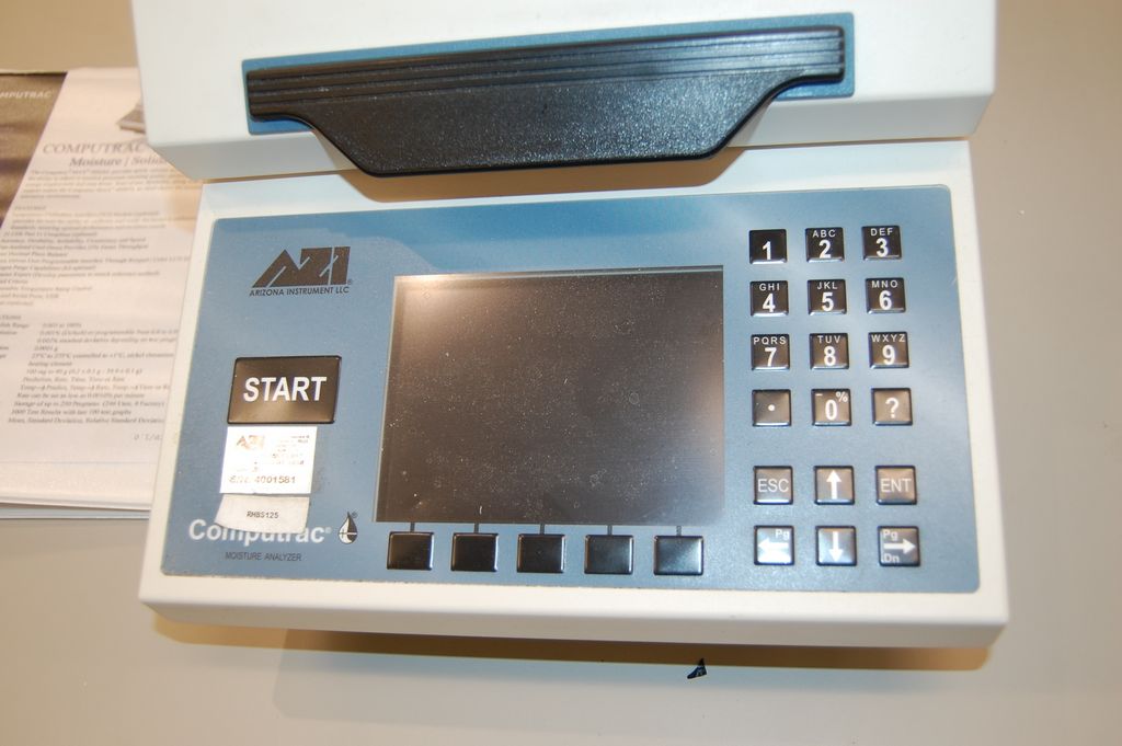Computrac Model Max 4000 XL Moisture/Solids Analyzer, Serial Number