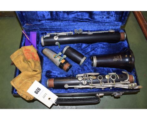 A Bb Boosey & Hawkes Edgware ebony clarinet no.252813, in fitted case.