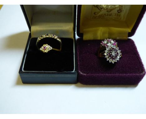 9CT GOLD RUBY SPINEL CLUSTER RING, THREE UNMARKED YELLOW METAL SPINEL AND CLUSTER CHANNEL SET RINGS 