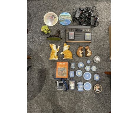 Assorted Lot to include Vintage Atari Game Console, Sony Digital Still Camera MVC-FD5, Collection of Wedgewood Jasperware, an