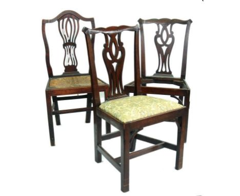 THREE 19TH CENTURY FRUITWOOD OR OTHER DINING CHAIRS AND AN EDWARDIAN BRASS FENDER