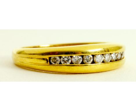 A DIAMOND RING IN GOLD, MARKED 18K, 4.3G