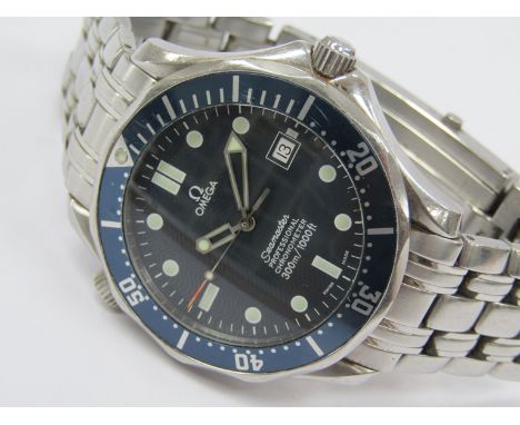 OMEGA: A Seamaster Professional Chronometer 300m stainless steel diver's automatic bracelet watch with centre seconds and dat