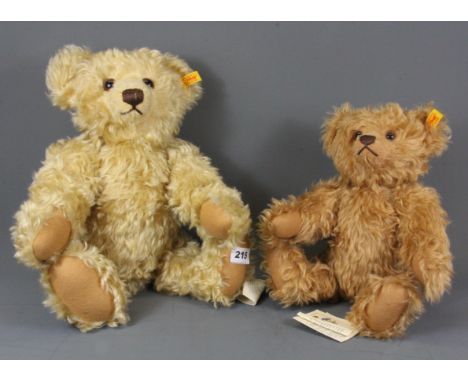 Two Steiff teddy bears, largest 46cm.