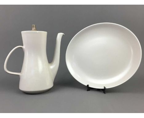 POOLE MONOCHROME DINNER AND TEA SERVICE