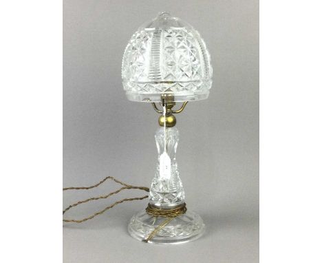 CRYSTAL MUSHROOM TABLE LAMP,25cm high to fitmentCondition report: For safety reasons we cannot test electrical items, as such
