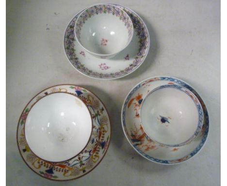 Four late 18thC New Hall porcelain tea bowls and saucers, viz. the first with Chinese inspired buildings and figure ornament;
