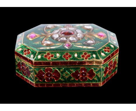 A Jaipur enamel and gold box, Rajasthan late 19th/early 20th century, the hinged lid set with lasque cut diamonds and cabocho