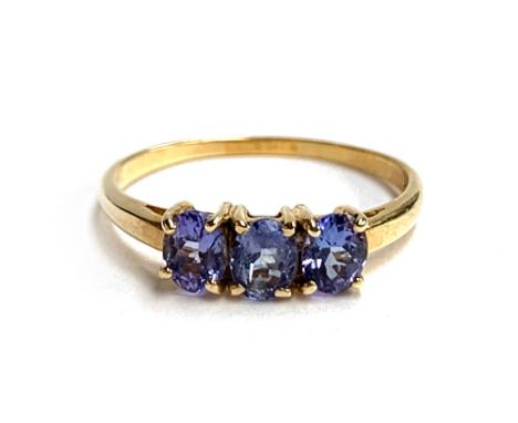 A 14ct gold and tanzanite ring, size R 1/2, 2g 