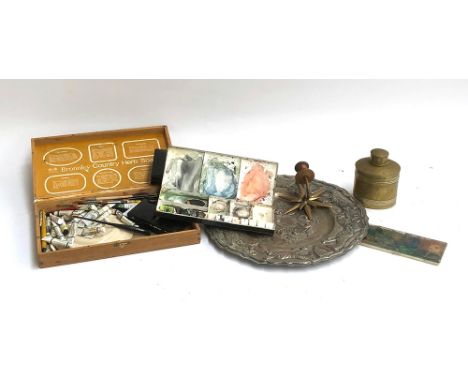 A mixed lot to include Winsor &amp; Newton watercolour palettes; brass tea caddy; hammered copper dish etc 