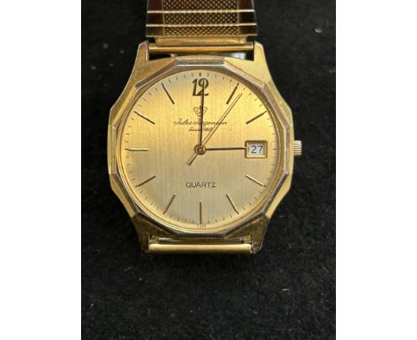 Vintage Jules Jergenson mens quartz wristwatch c1970. Expanding bracelet, circular scalloped bezel &amp; champagne face 
