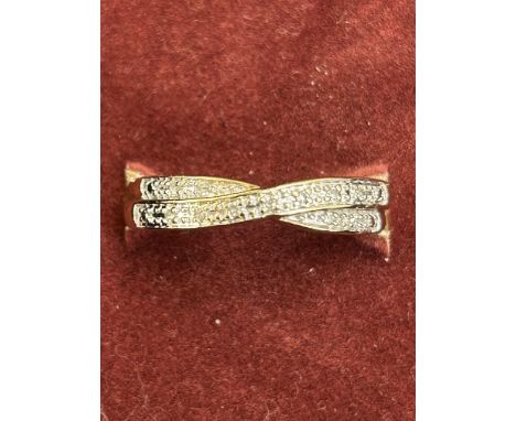 9ct Gold diamond crossover ring Size N 