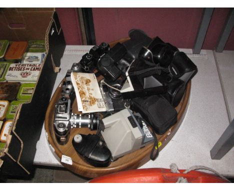 Large selection of vintage cameras inc a Exa 1a