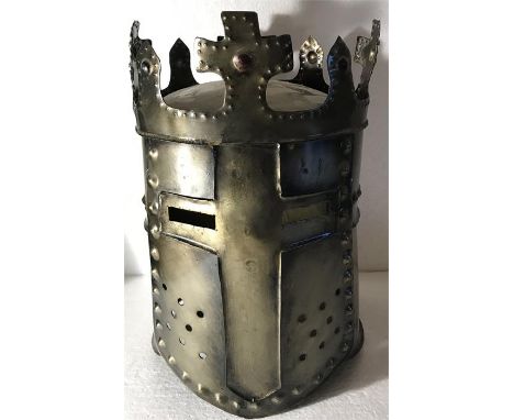 A knights helmet by Inkwina Gozo ‘05, hand made