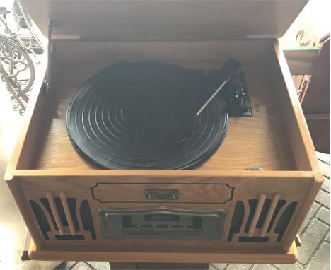 Daklin Museum Series record /cd/tape player 46x36cms