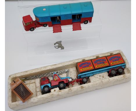 A Vintage Corgi Chipperfield's Circus 1130 Horse Transporter with horses included. Corgi GS21 "Chipperfield's Circus" Gift Se