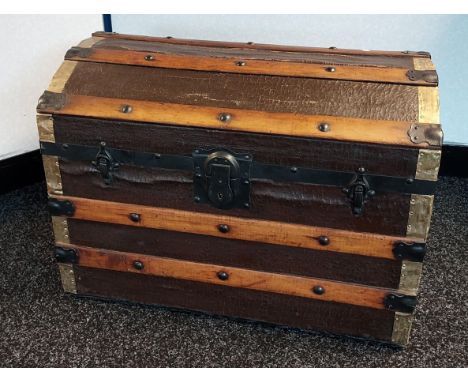 Antique Wooden bound steamer trunk. [53x68x43cm] 