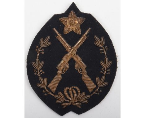 Post 1902 British Army Shooting Prize Cloth Arm Badge, for best shot in battalion / regiment. Bullion embroidered star above 