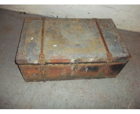 A MILITARY TYPE BOX AND CONTENTS OF VINTAGE TOOLS