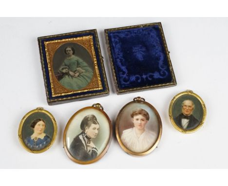 Pair of 19th century miniature portraits in oil, depicting a man and woman, gilt framed &amp; glazed (approx 4.5cm tall), tog