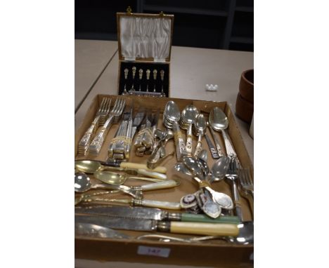 An assortment of vintage cutlery.
Condition report - all useable, mainly EPNS and stainless