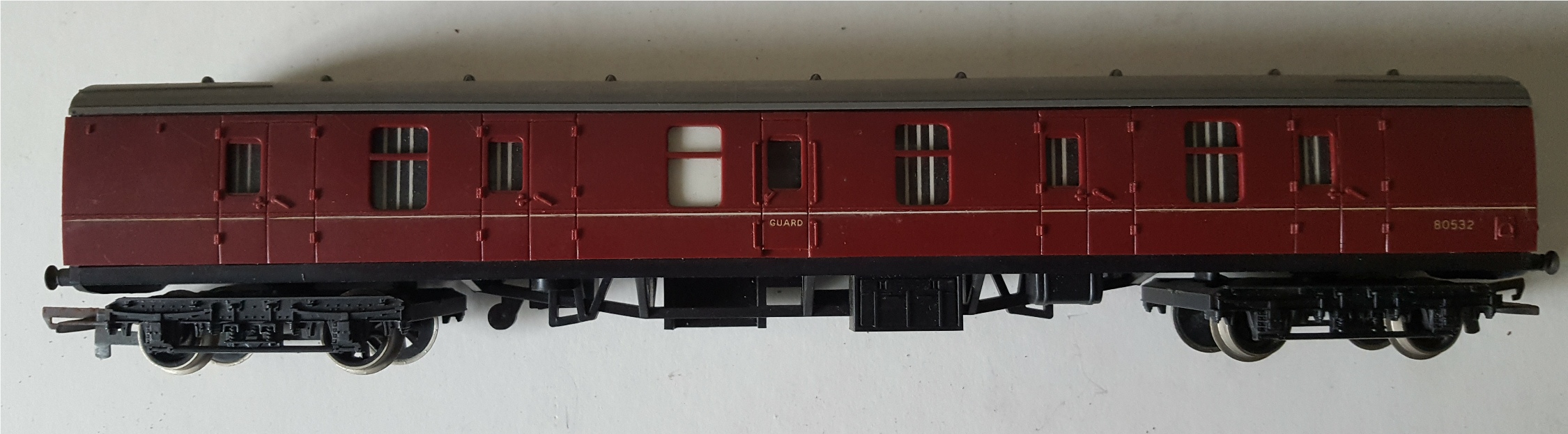 Vintage Retro 3 x Model Train Coaches 00 Guage Tri-ang 