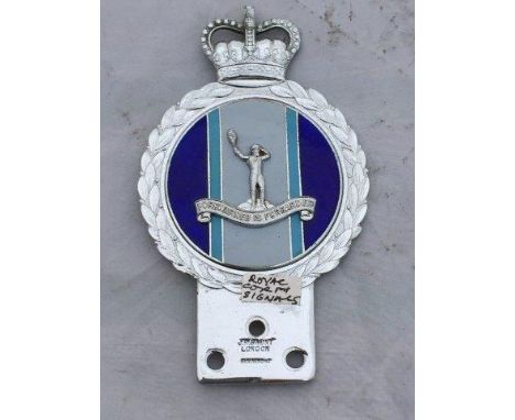 A Royal Signals Corps part enamel badge by Gaunt, in excellent condition.
