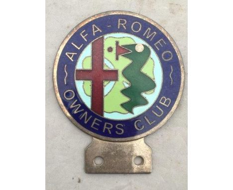 An Alfa Romeo Owner's Club enamel car badge.