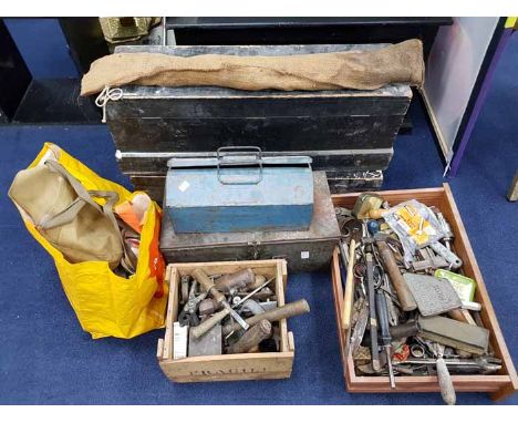 LOT OF VARIOUS VINTAGE AND OTHER TOOLSincluding hammers
