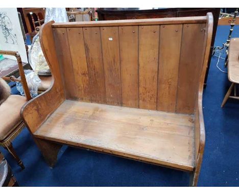 EARLY 20TH CENTURY HALL BENCH