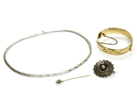 A collection of assorted jewellery, to include a gold cultured pearl and diamond floral stick pin (one pearl deficient) teste