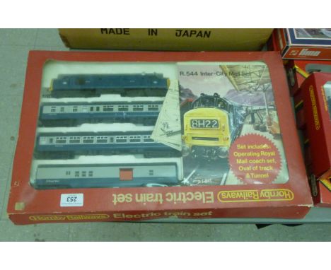 Hornby, Main line and Lima 00 gauge locomotives, rolling stock, track and accessories          CS