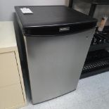 DANBY Bar Fridge, 21'' x 21'' x 33''H