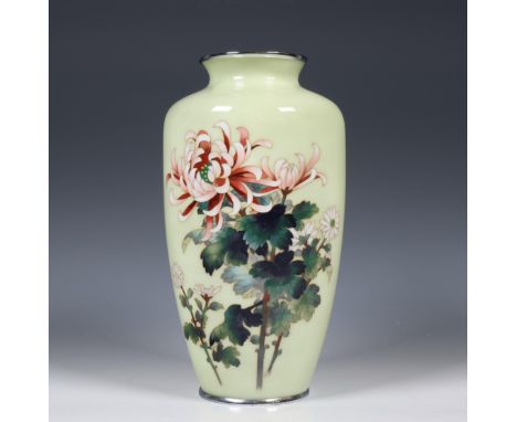 Japan, cloisonné enamel vase, marked for Ando Jubei, 20th century, inlaid in various colours with chrysanthemum on a soft gre