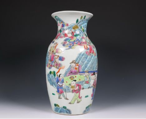 China, famille rose porcelain baluster vase, 20th century, decorated with officials and immortals h. 39,5 cm