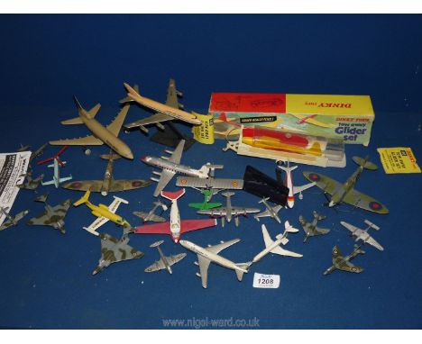 A quantity of model and made up kit airplanes including Lockheed Tri-star, Matchbox A300B Airbus, Dinky seaplane, Dinky Mecca