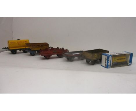 0 Gauge rolling stock to include a Meccano Trinidad Lake Asphalt tipper, a CW Truck, a flatbed, a barrel wagon and a Marklin 