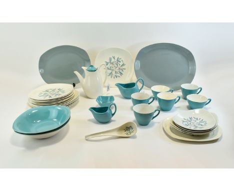 Midwinter Cassandra Pattern Stylecraft Pottery (32) pieces. Including 6 9 inch dinner plates, 6 8 inch plates, cups and sauce