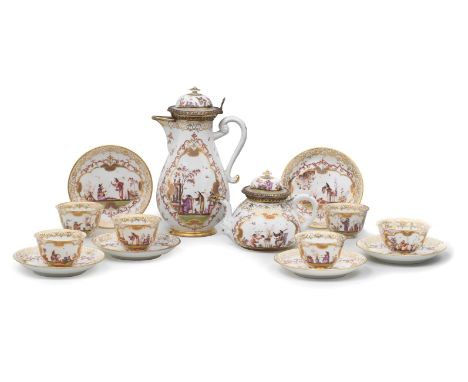 Partie de service à thé et café, Meissen, vers 1722-26A Meissen part tea and coffee service, circa 1722-26Finely painted with