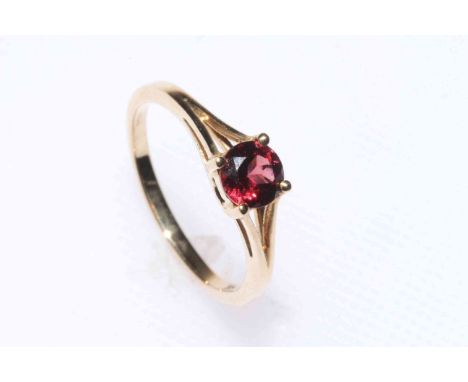 9k gold and garnet ring, size N/O, with certificate.