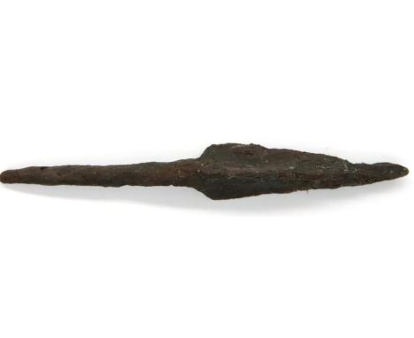 Iron Age 10th-12th century Tri Lobe arrow head. P&amp;P Group 1 (£14+VAT for the first lot and £1+VAT for subsequent lots) 